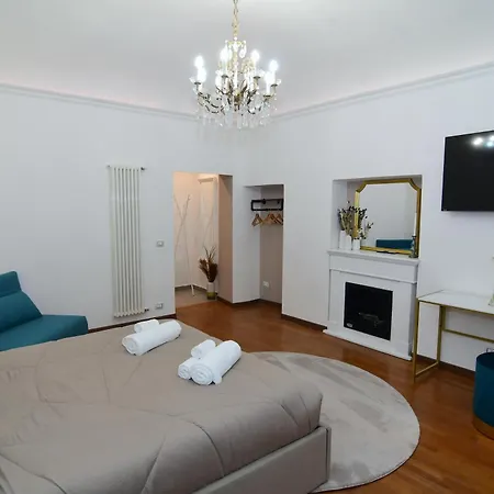 Elegant Colosseo Apartment