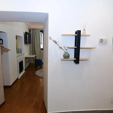 Elegant Colosseo Rome